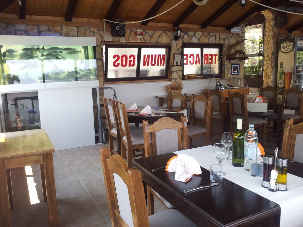 Apartments "Villa Mungos" Sobra 外观 照片