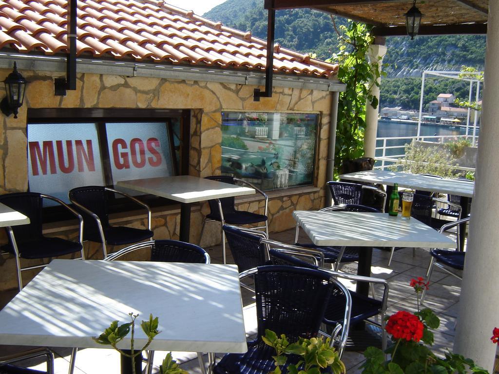 Apartments "Villa Mungos" Sobra 外观 照片