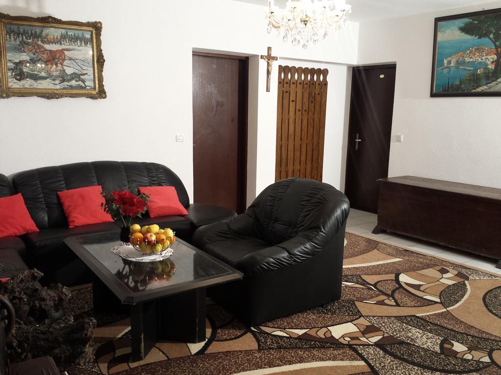 Apartments "Villa Mungos" Sobra 外观 照片